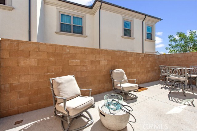 Building Photo - 116 Sunnyside