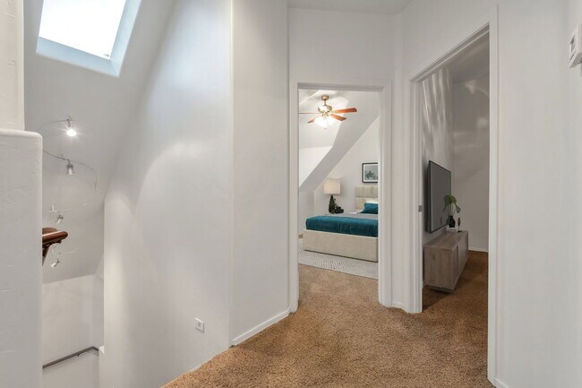 Building Photo - 3 N 6th Ave