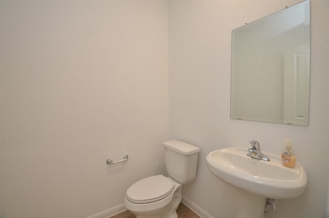 Building Photo - 5631 Pearl Vis Dr