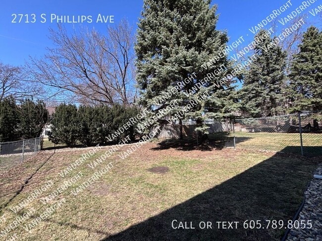Building Photo - 2713 S Phillips Ave
