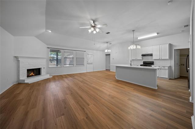 Building Photo - 3904 Oakhurst Ln