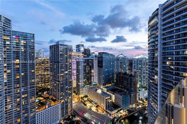 Building Photo - 300 Biscayne Blvd Way