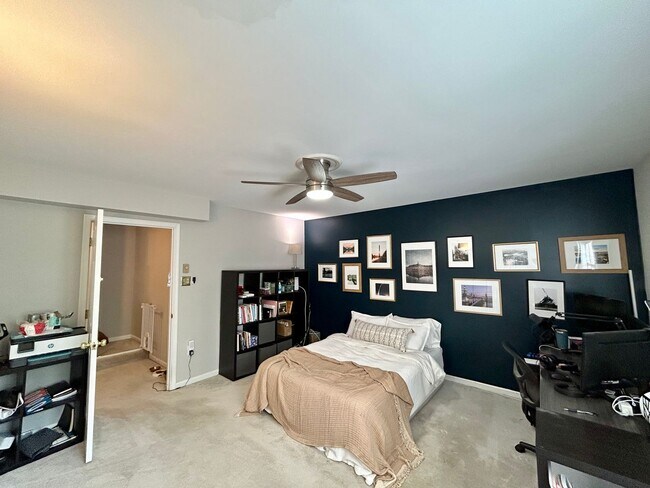 Building Photo - 3BR End Unit w/ Garage, Deck, Patio & 2 Fireplaces, Private fenced Backyard