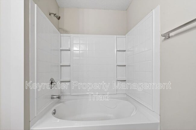 Building Photo - 2703 Stafford St