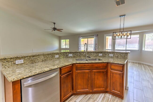 Building Photo - Madera Highlands