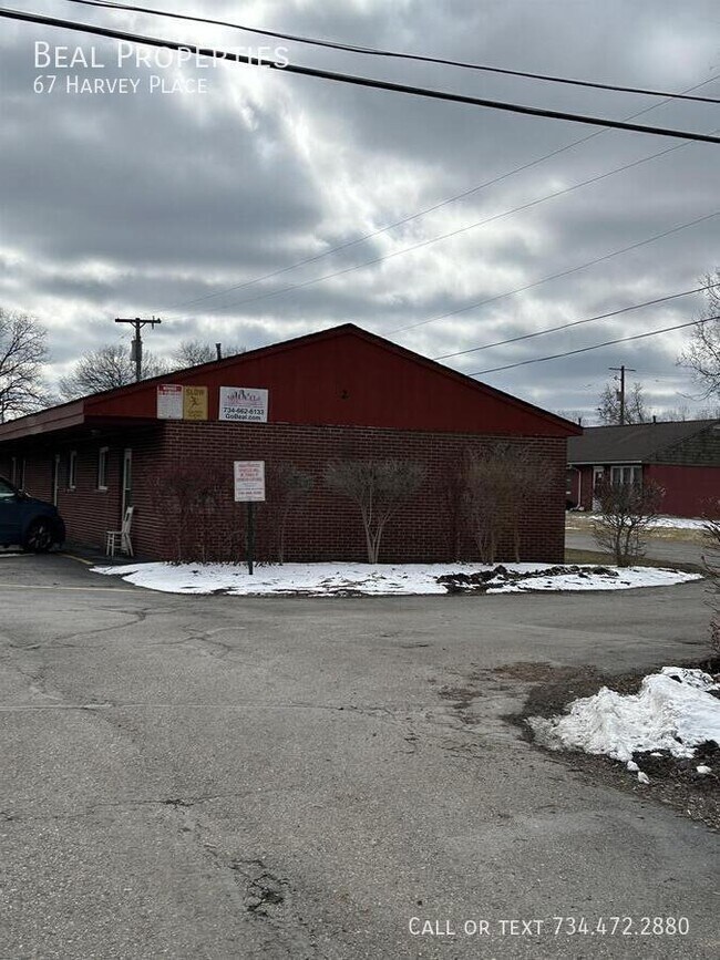 Building Photo - 67 Harvey Pl