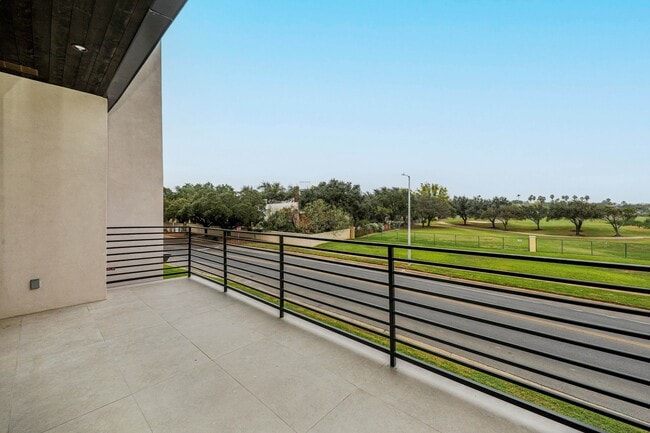 Building Photo - 8120 Stillmeadow Ct