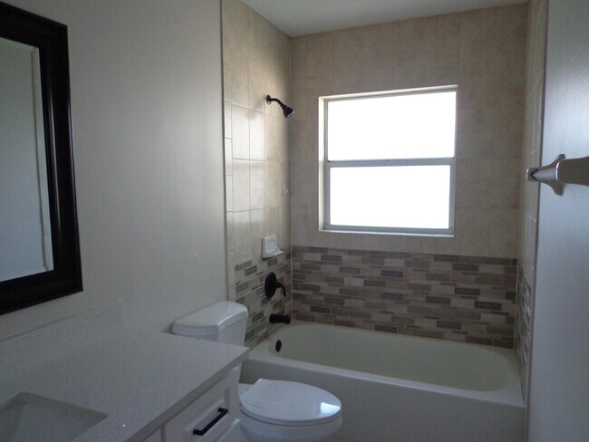 Building Photo - 1169 Mulberry Pl
