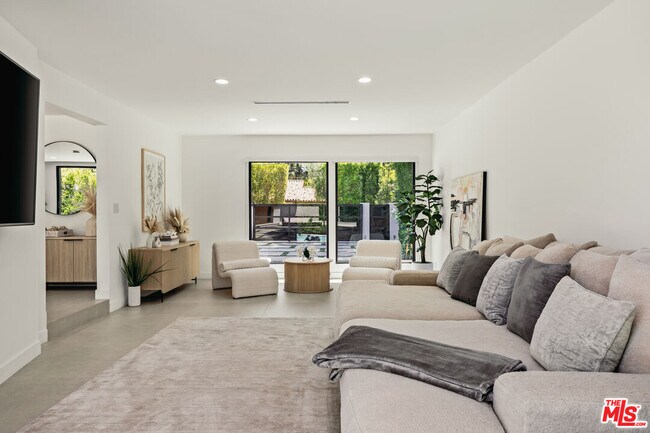 Building Photo - 17045 Otsego St