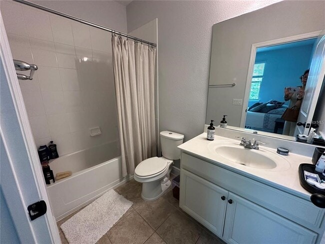Building Photo - 8370 Lookout Pointe Dr