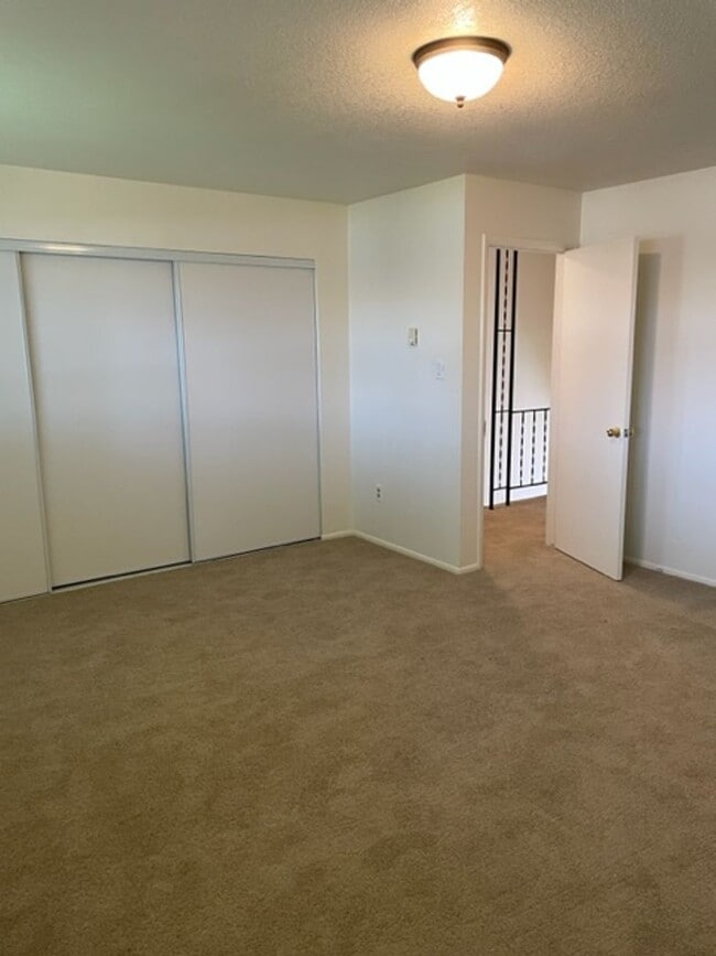 Building Photo - Newly Remodeled Two Bedroom with Washer & Dryer