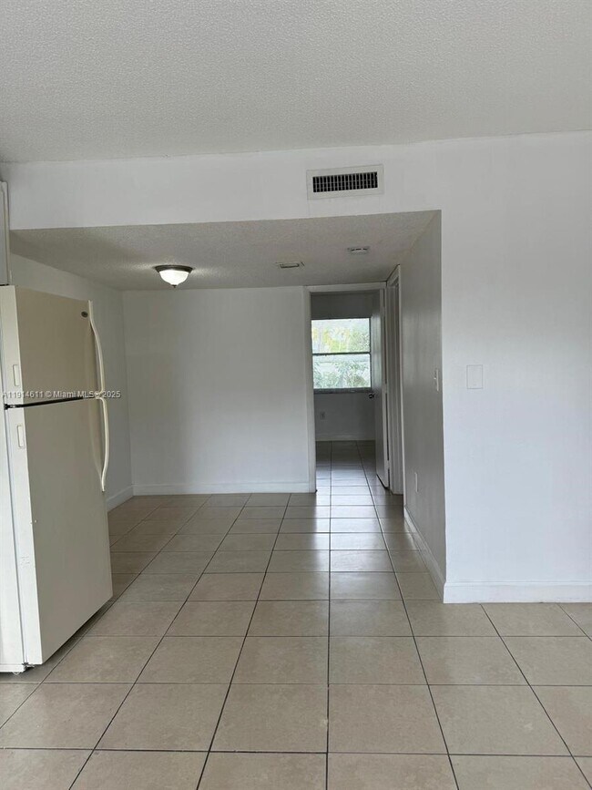 Building Photo - 2401 Van Buren St