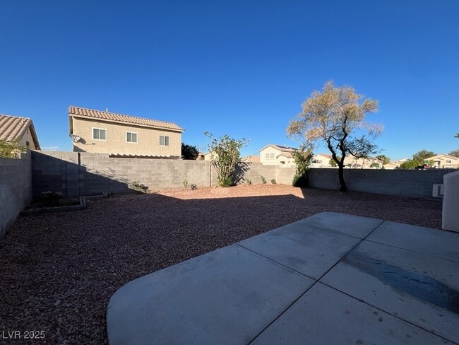 Building Photo - 756 Gritty Garnet Ave