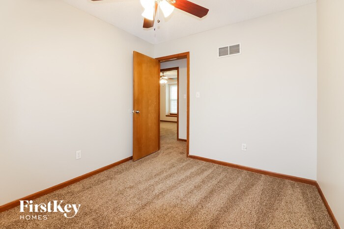 Building Photo - 1216 N Ponca Dr