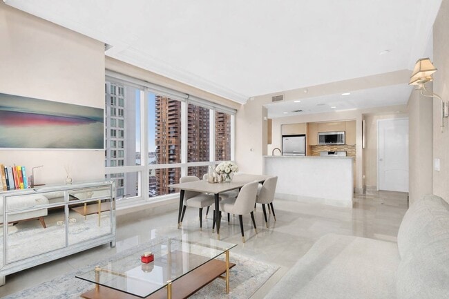 Building Photo - 350 W 42nd St