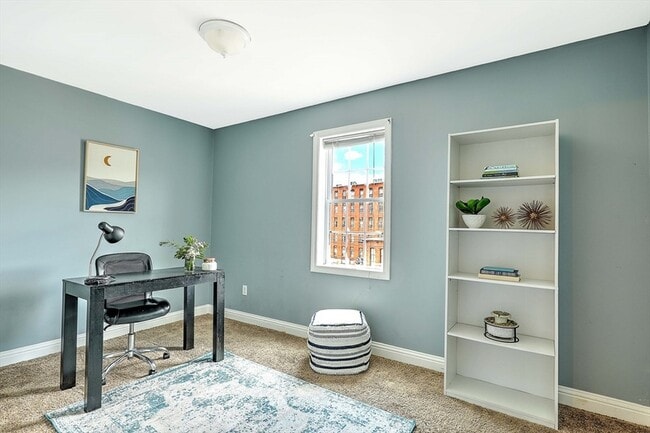 Building Photo - 1556 N Main St