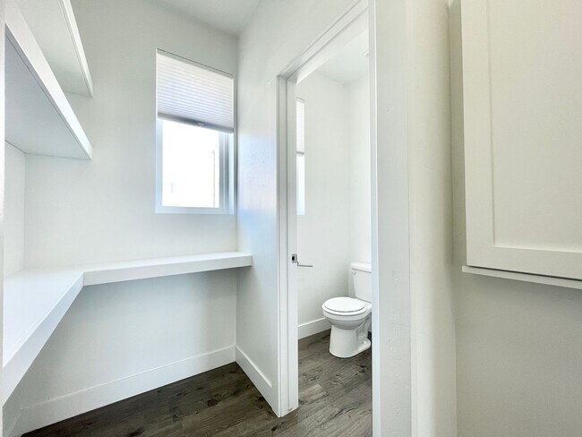 Building Photo - Gorgeous Townhome in South Jordan!