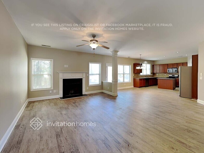 Building Photo - 505 Lakeside View