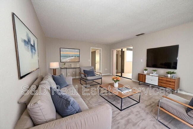 Building Photo - 1808 Village Ct
