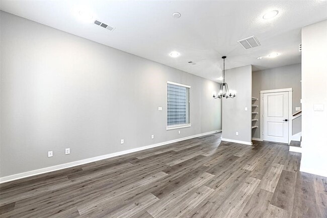 Building Photo - 6728 Parker Grv Ln