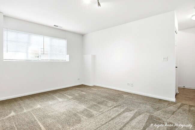 Building Photo - 2067 Concord Dr
