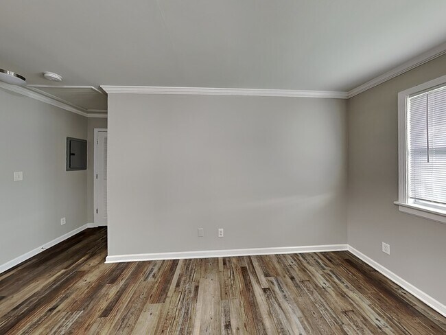 Building Photo - 7745 Madrid Ave