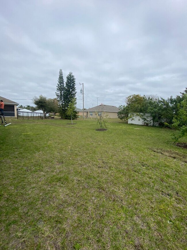 Building Photo - 3019 SW 4th Ave