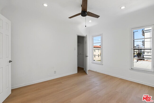 Building Photo - 900 S Wooster St
