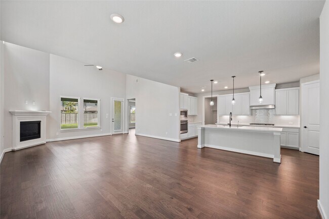 Building Photo - 103 E Christine Manor Dr