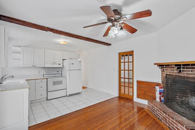 Building Photo - 379 Concord Rd