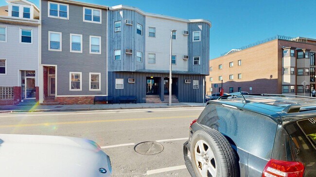 Building Photo - 300 Meridian St