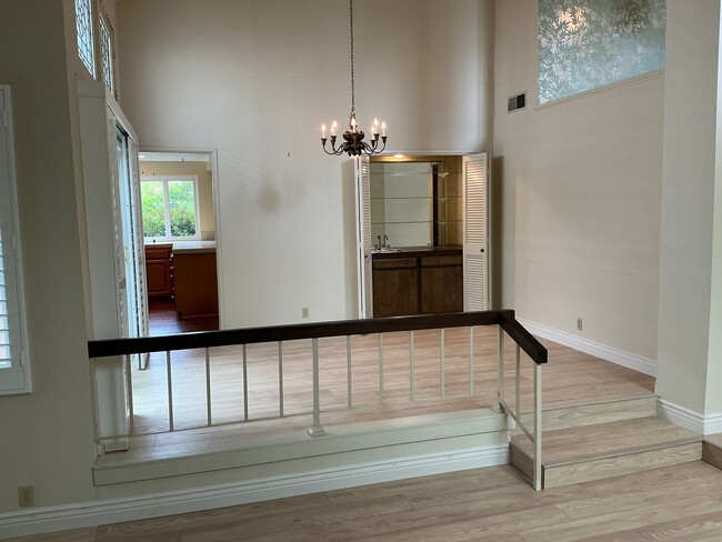 Building Photo - Charming 4 Bedroom 2 Bath 2 Story Home in the City of Fullerton