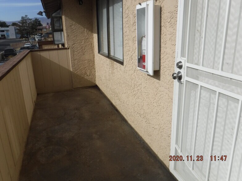 Building Photo - 6228 Ilanos Ln