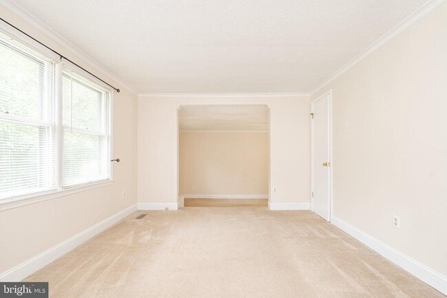 Building Photo - 60 Killdeer Ave