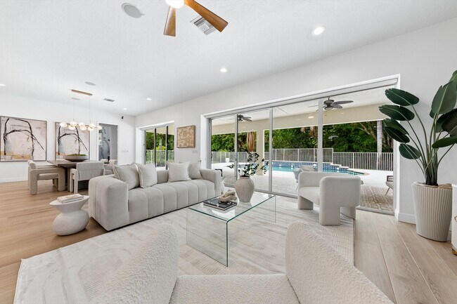 Building Photo - 8717 Estate Dr