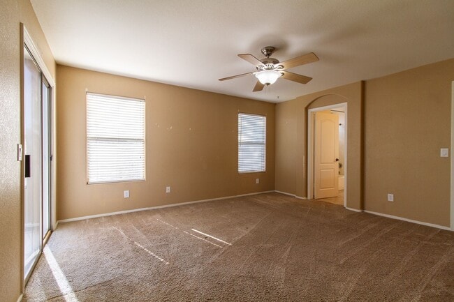 Building Photo - Discover Your Dream Home with a Fantastic Floorplan!