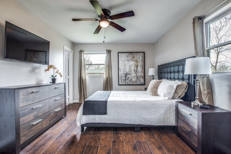 Building Photo - 831 Loganwood Ave