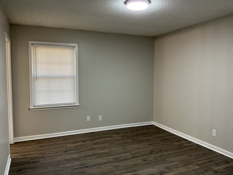 Building Photo - 47 Coffman Dr