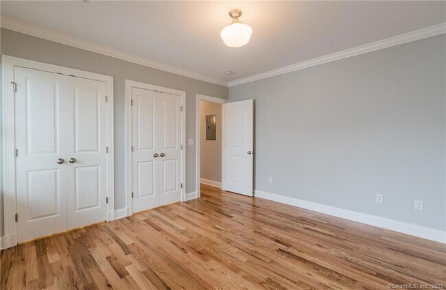 Building Photo - 192 Montauk Ave