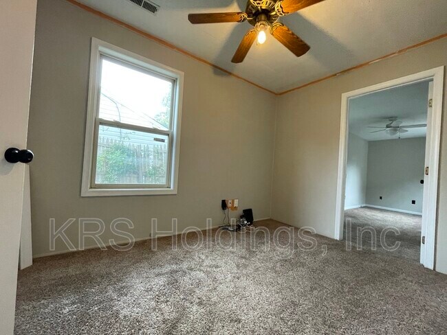 Building Photo - 502 Shelton Rd