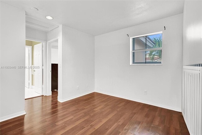 Building Photo - 1046 Satinleaf St