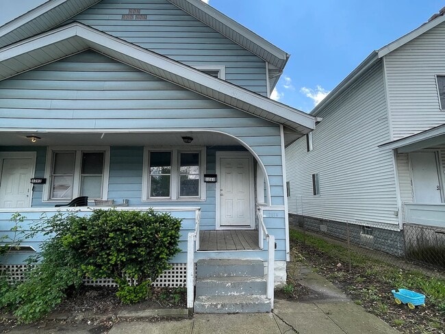 Primary Photo - 1261 E 23rd Ave