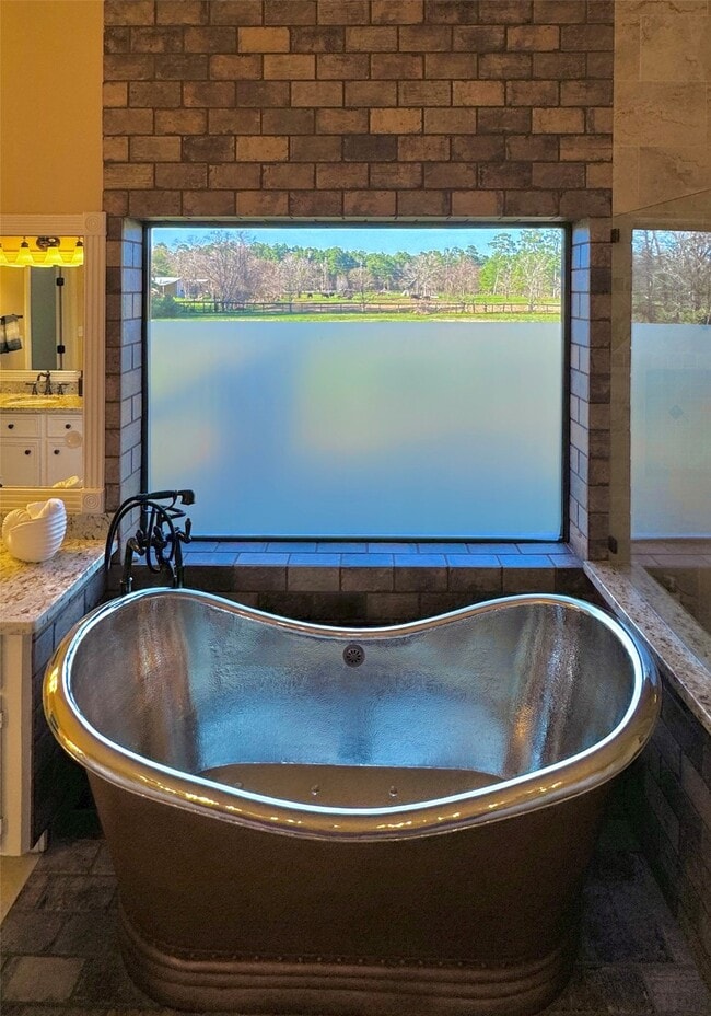 Building Photo - 15216 Saddlewood Dr