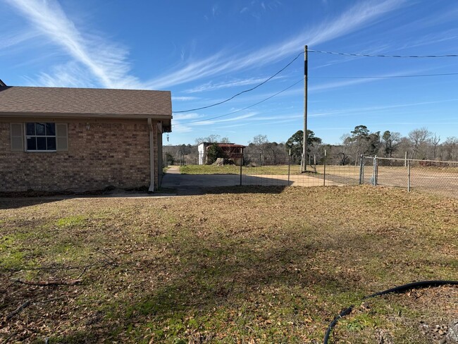 Building Photo - 4 Bedroom Home in Longview ISD