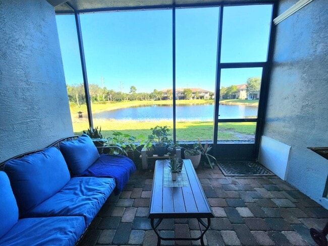 Building Photo - 2247 SW Cape Cod Dr