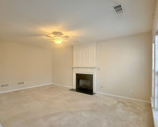 Building Photo - 510 Keeneland Ave