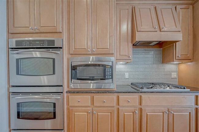 Building Photo - 38 Islewood Blvd