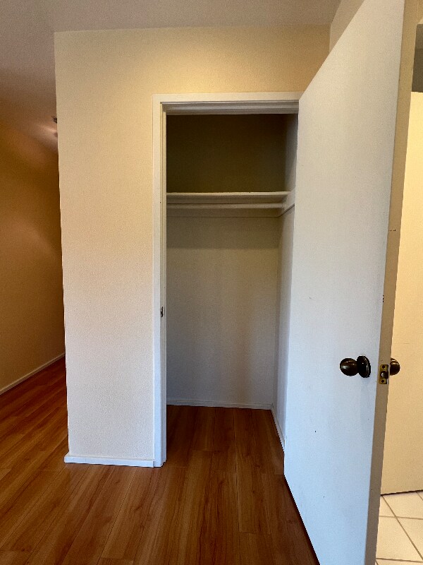 Building Photo - 215 14th Ave E