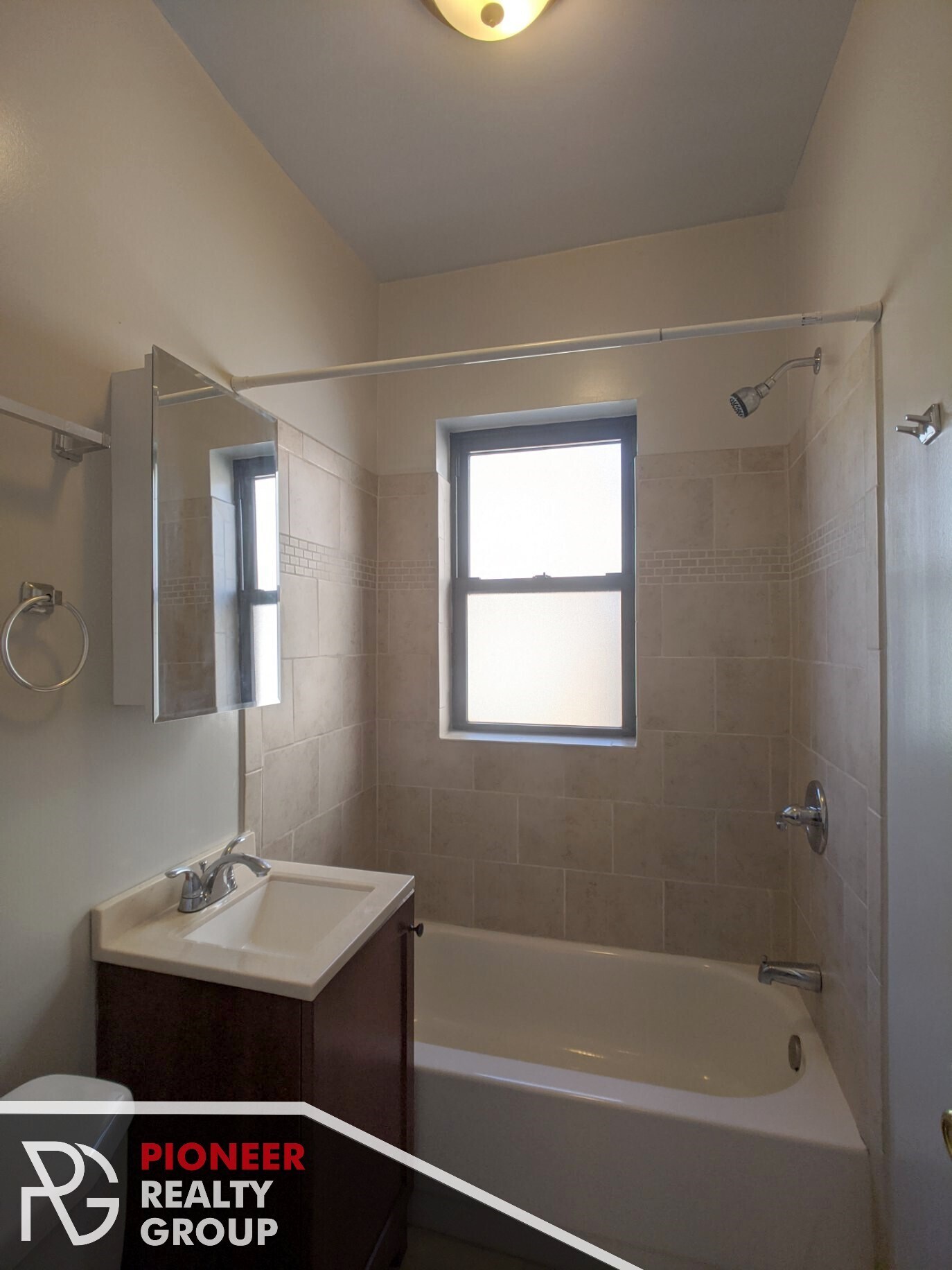 Building Photo - 2842 N Orchard St