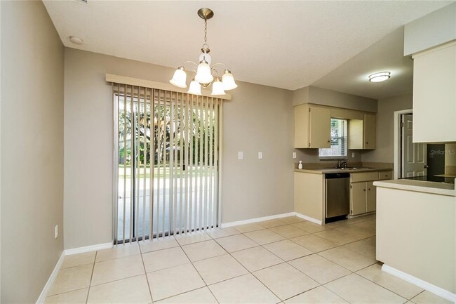 Building Photo - 865 Rich Dr